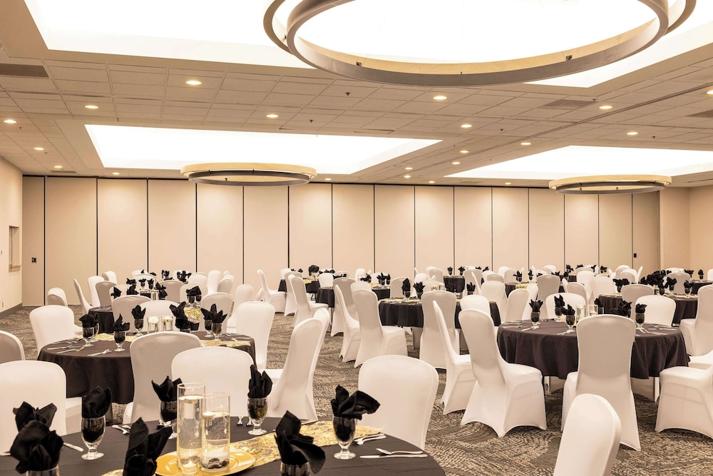 DoubleTree by Hilton Austin MN - photo 28