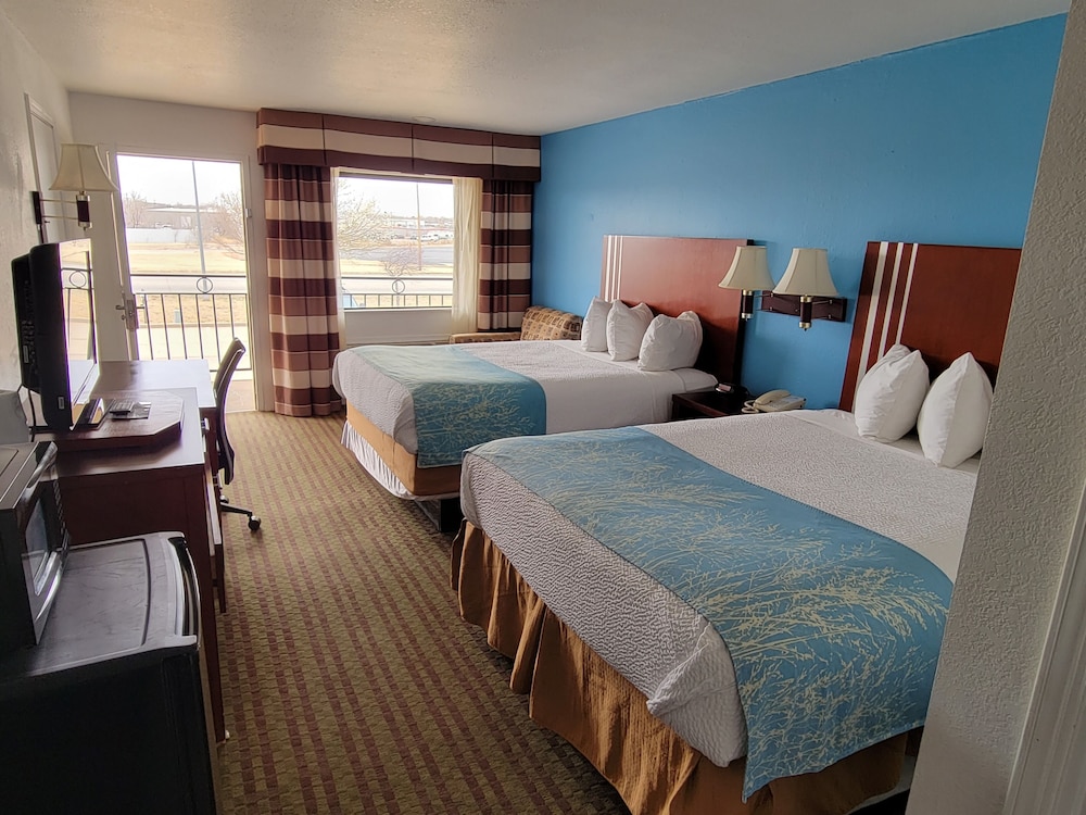 Days Inn by Wyndham Woodward OK - photo 5