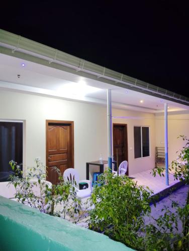 Aurora Dhangethi - carbon neutral hotel in Unknown City