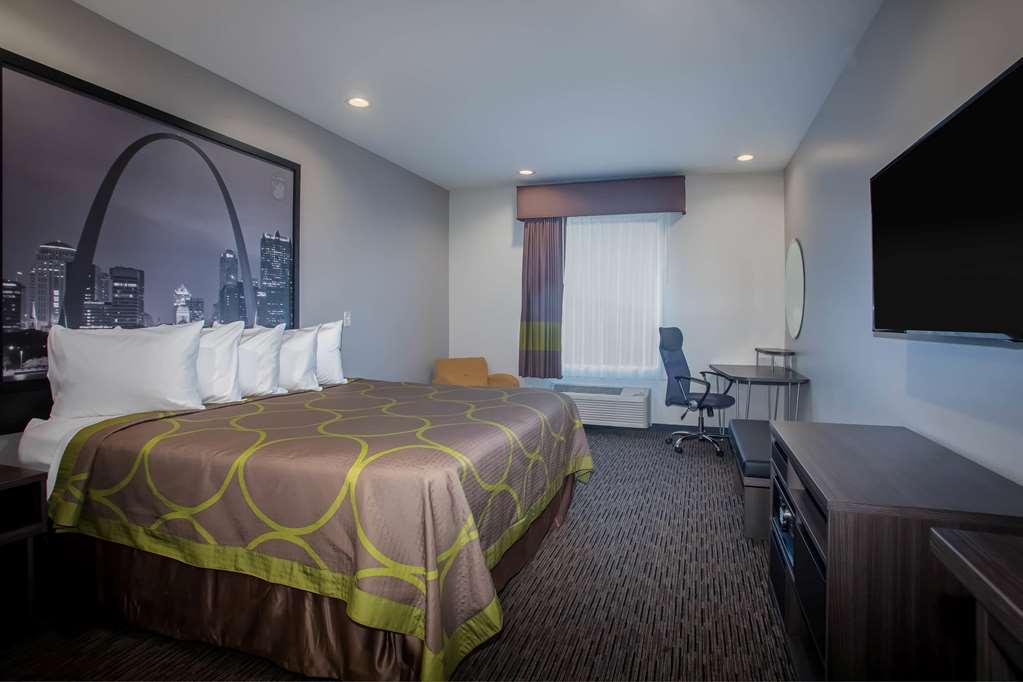 Super 8 by Wyndham St. Louis North - photo 11