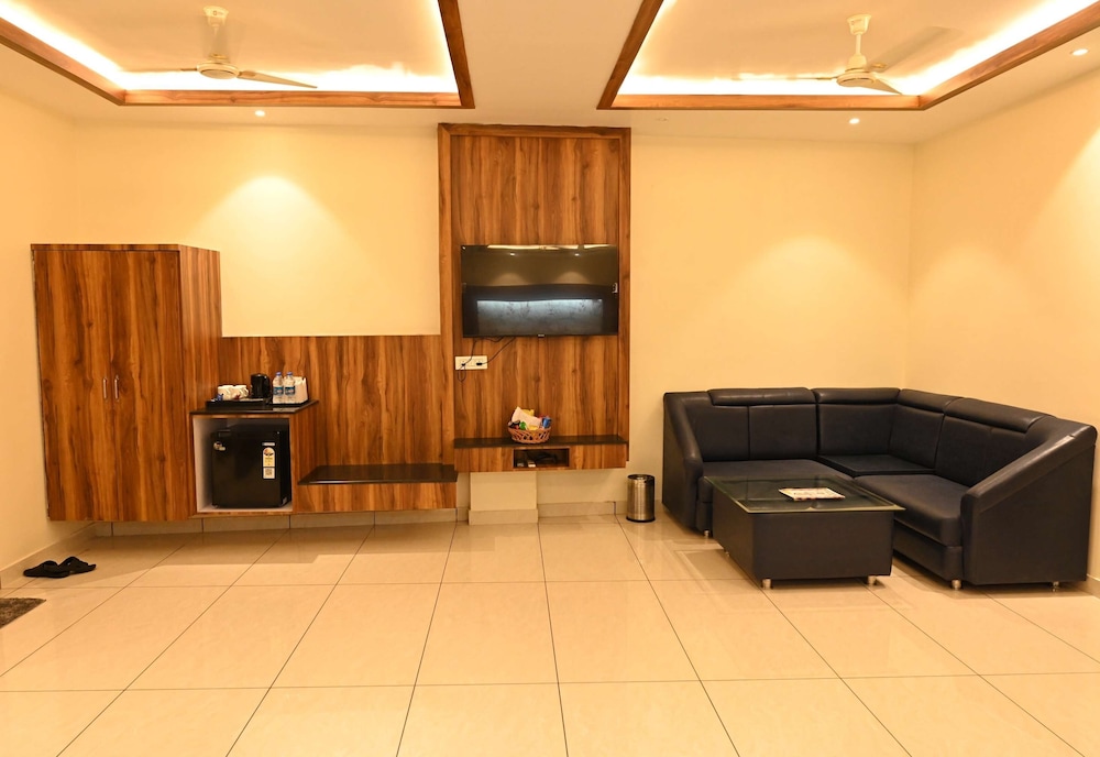 Hotel Sahil Suites — Katra — photo 5