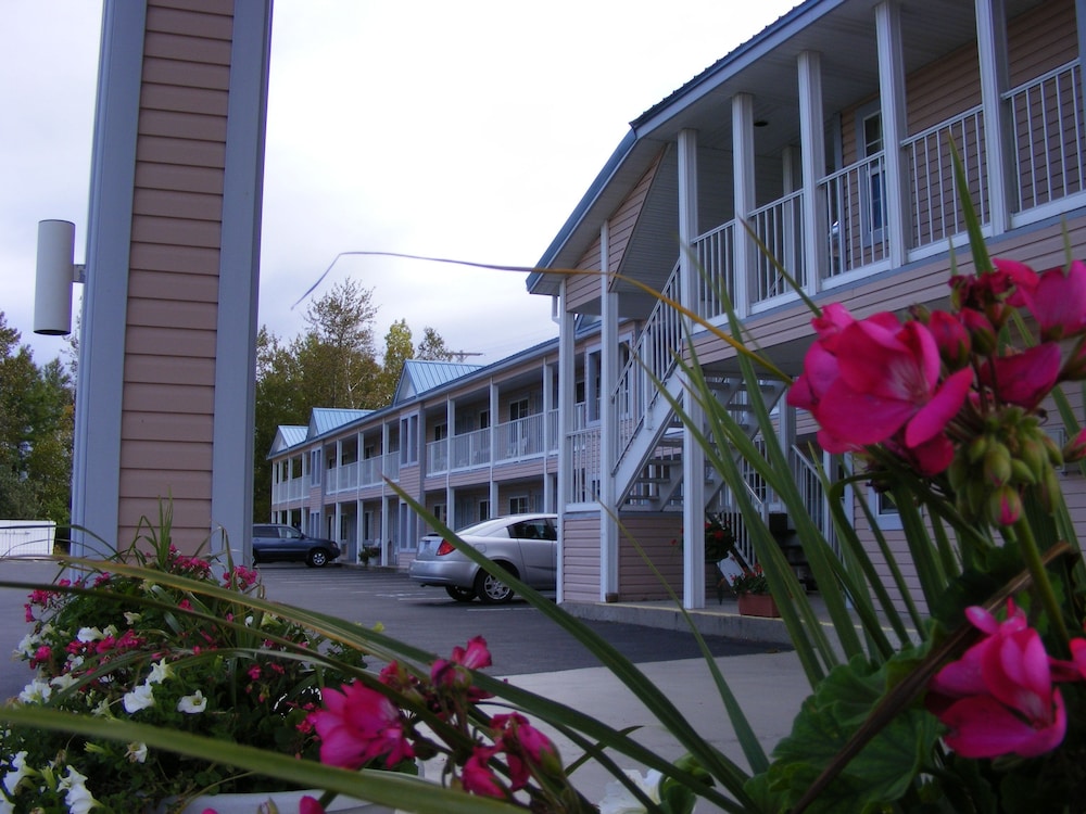 Great Lakes Inn - photo 32