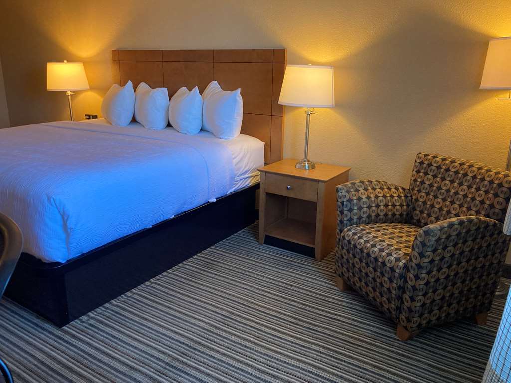 Best Western Plus Reading Inn & Suites - photo 51