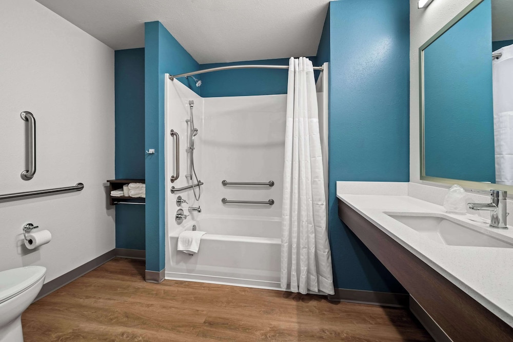 WoodSpring Suites Loves Park Rockford - photo 19