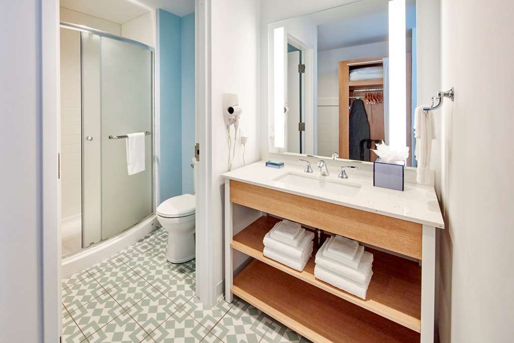 Universal's Endless Summer Resort Dockside Inn and Suites - photo 13