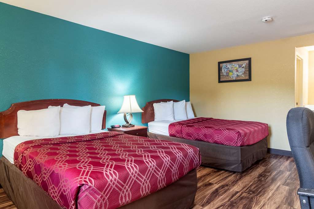 Econo Lodge Bradford - photo 5