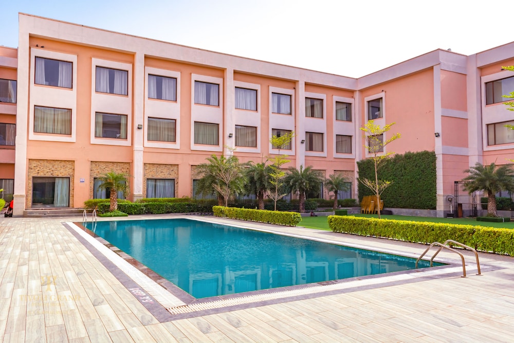 Tivoli Garden Resort — 4-Star Luxury Hotel in New Delhi, India