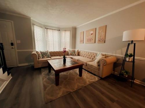 Recently Renovated Condo — 4-Star Luxury Hotel in Athens, United States