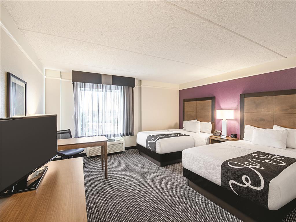 La Quinta Inn & Suites by Wyndham Austin Airport - photo 29