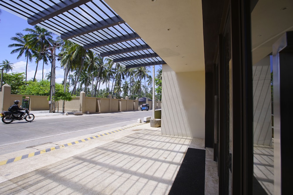 Reefs Edge Resort in Wattala, Sri Lanka