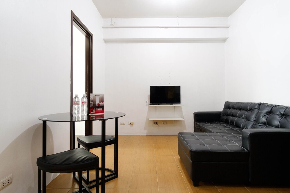 Reddoorz Plus @ Pioneer Woodlands Mandaluyong in Mandaluyong City, Philippines