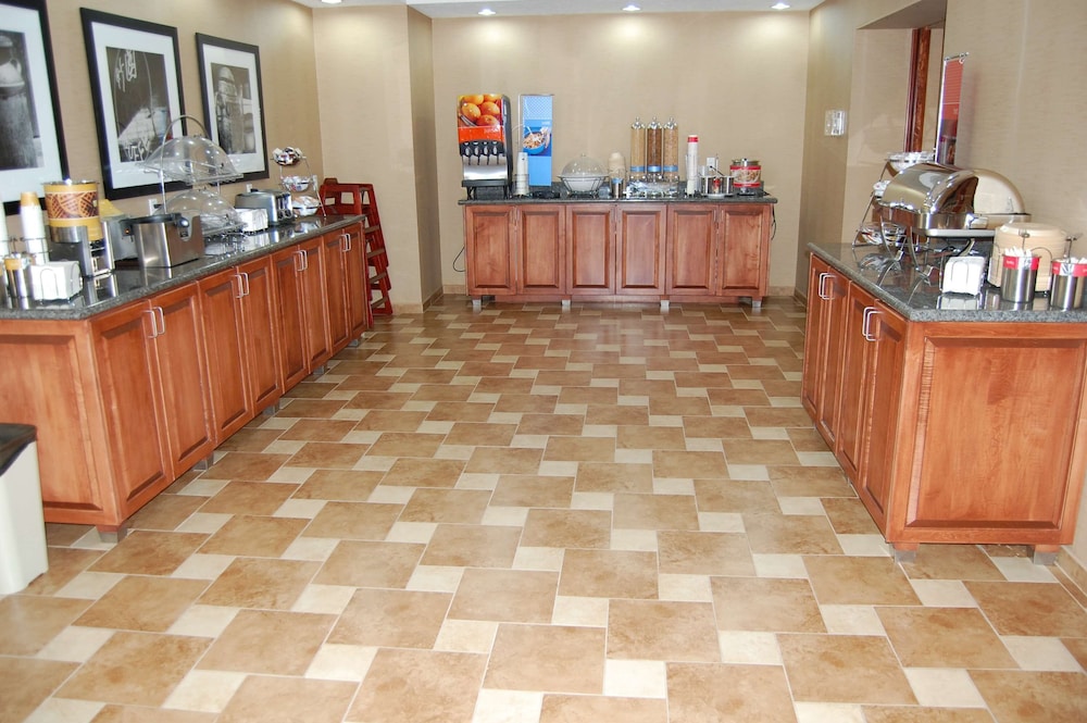 Hampton Inn Sidney NE - photo 54