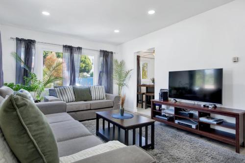 Modern Peaceful Private Oasis Near The Beach in Los Angeles, United States