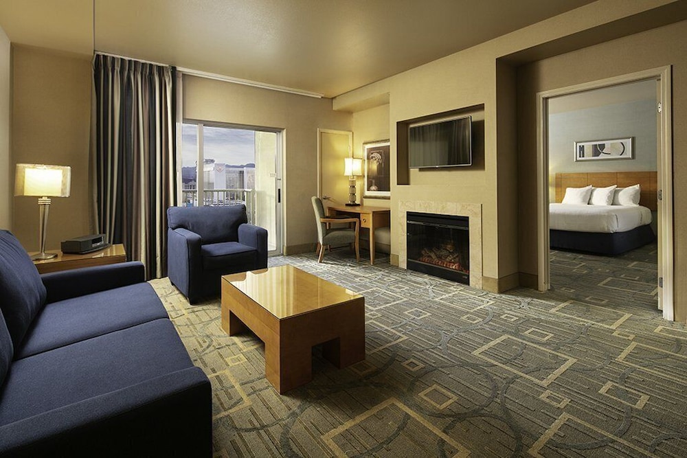 The Platinum Hotel - photo 11