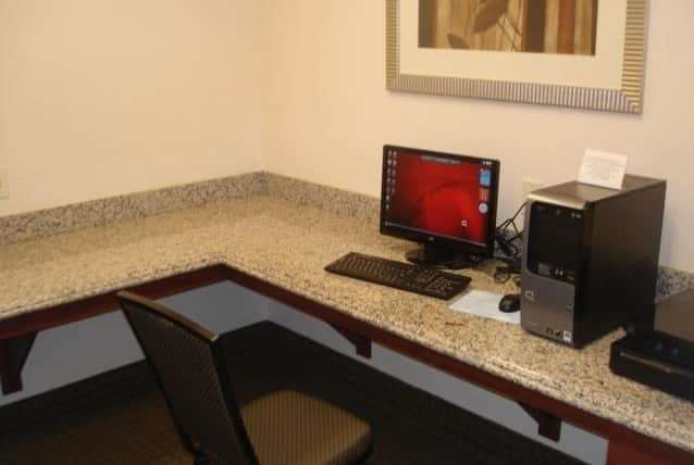 La Quinta Inn & Suites by Wyndham Port Orange Daytona - photo 47