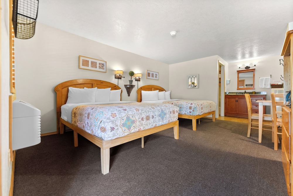 Mt Gardner Inn - photo 13