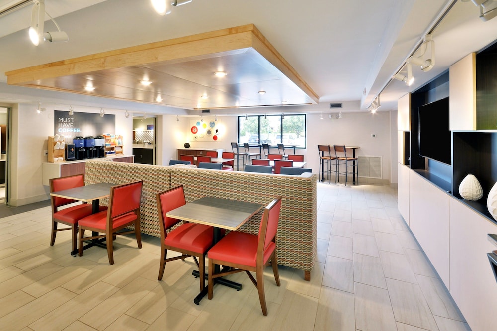 Holiday Inn Express Danville by IHG - photo 30