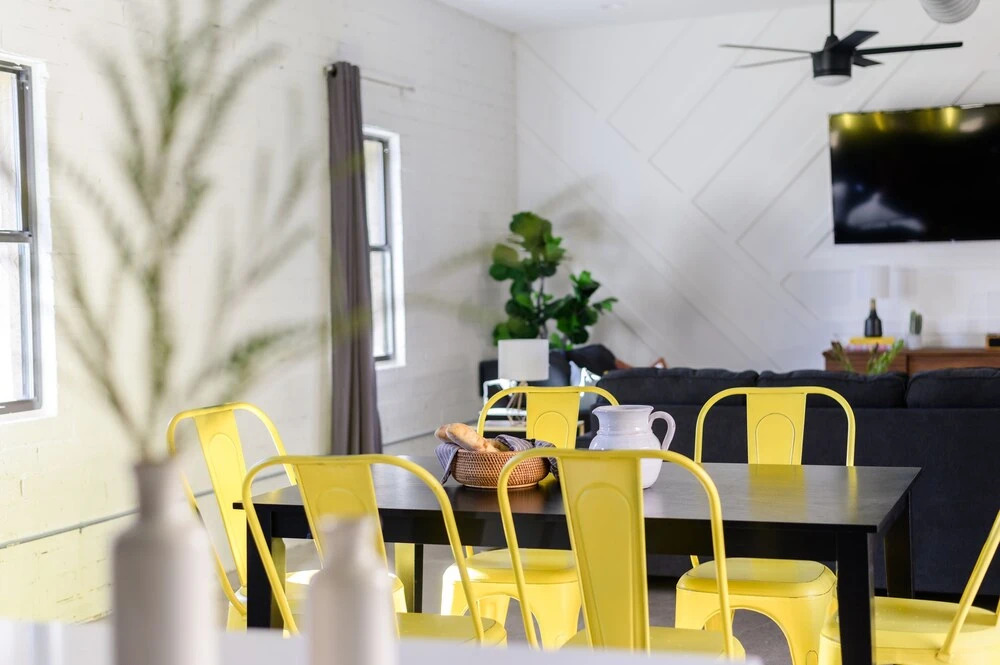 Stellar By Avantstay Modern Artist's Loft in Old Town w Patio - photo 18