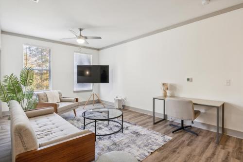 Corporate 2bd Apartment I Properties By Preston — 4-Star Luxury Hotel in Knoxville, United States