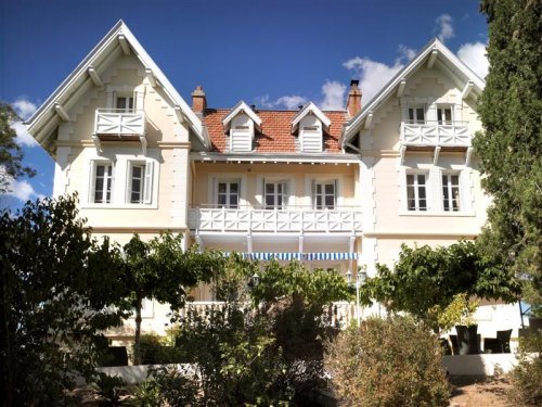La Chêneraie - carbon neutral hotel in Saint-Raphael