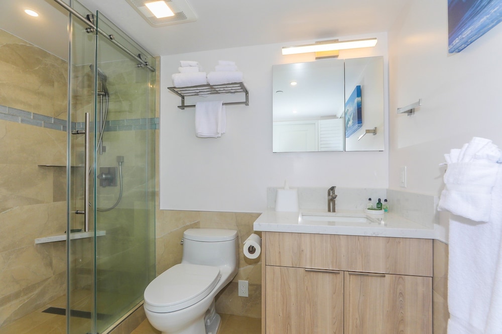 Fully Furnished Ilikai Tower 525 Condo With Free Wifi Near Best Waikiki Beaches by RedAwning - photo 14