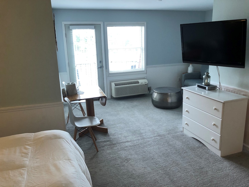 Old Harbor Inn - photo 72