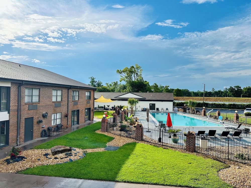 At Home Inn & Suites - photo 91