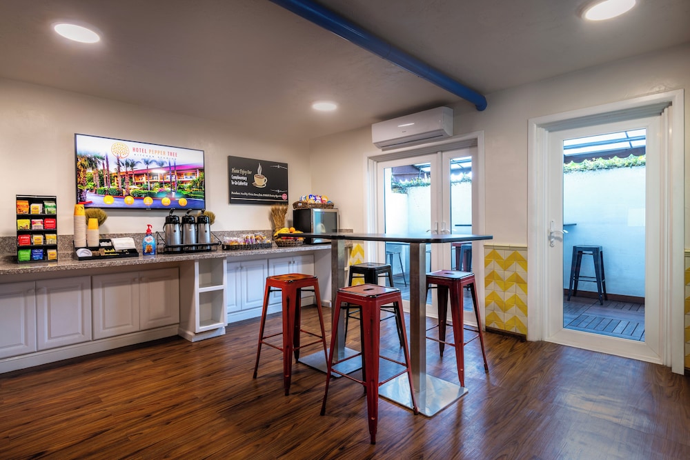 Hotel Pepper Tree Boutique Kitchen Studios Anaheim - photo 39