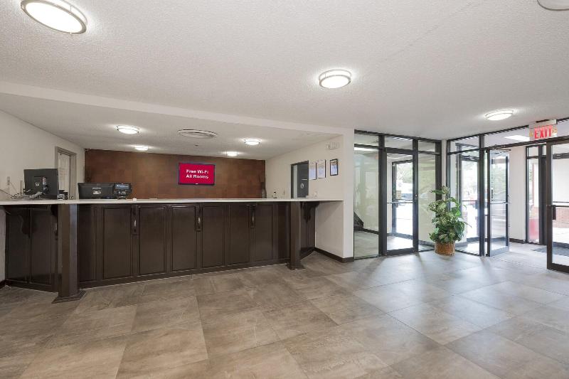 Red Roof Inn PLUS & Suites Opelika - photo 8