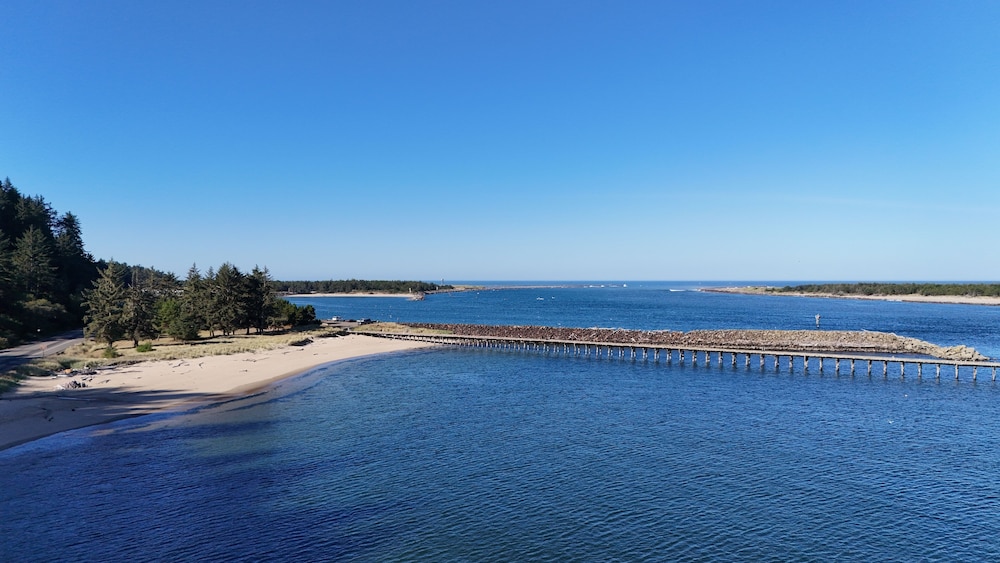 Winchester Bay Inn - photo 51