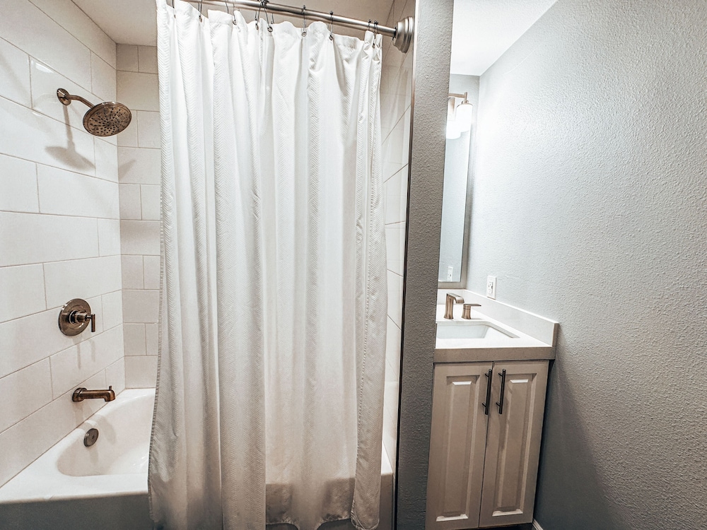 The Yucca Hotel - photo 36