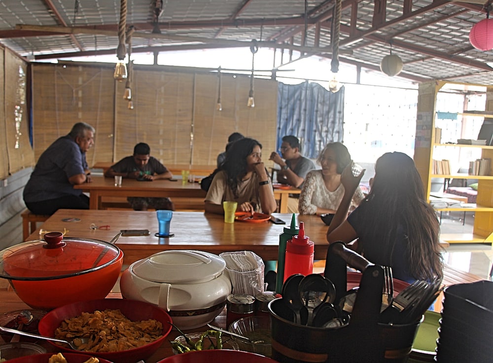 Cohostel