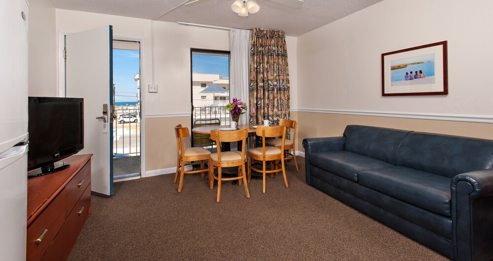 Harbor Light Family Resort - photo 11