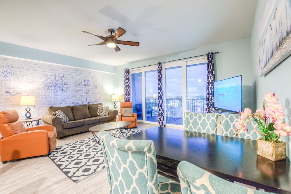 Laketown Wharf Resort by Aneliya's Rentals - photo 572