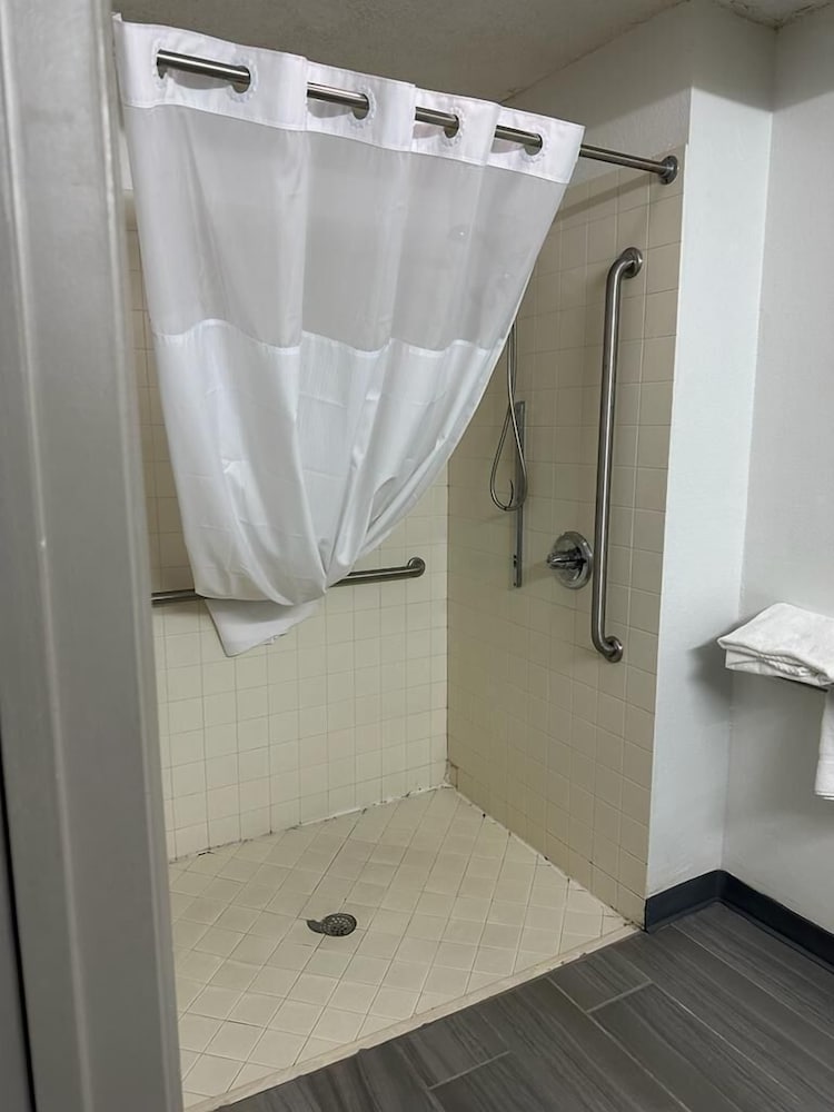 Quality Inn & Suites Decatur Priceville I 65 - photo 18