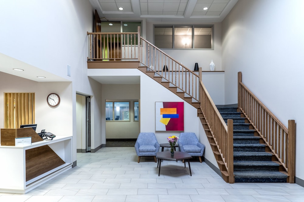 Holiday Inn Express & Suites Vadnais Heights by IHG - photo 67