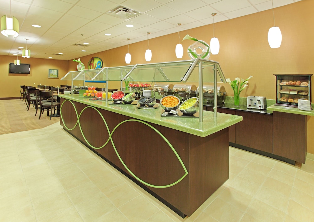 Wyndham Grand Executive Center Little Rock Airport - photo 31