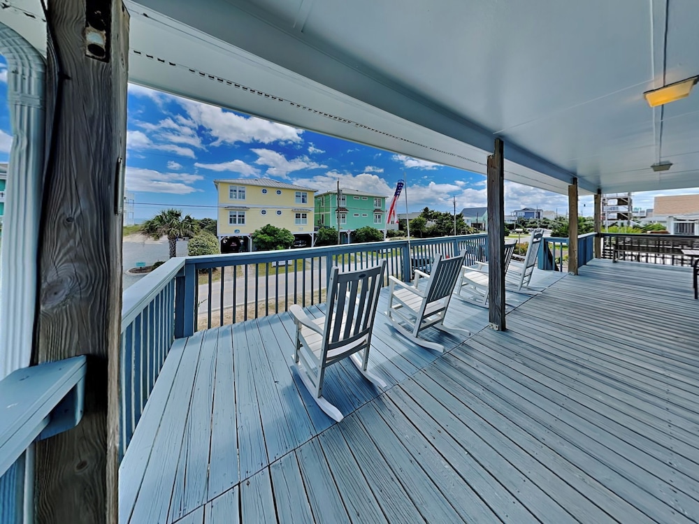 Happy Days — 4-Star Luxury Hotel in Santa Cruz, United States