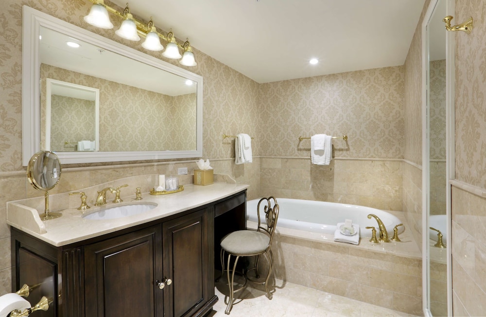Madison Beach Hotel - photo 40