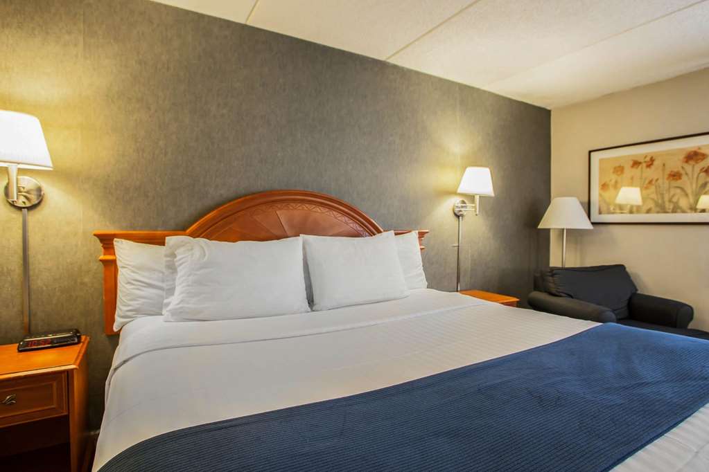 Quality Inn and Suites St Charles West Chicago - photo 17