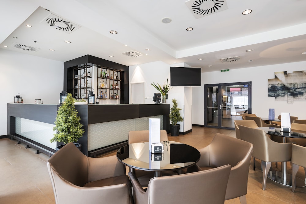 מזון ומשקאות