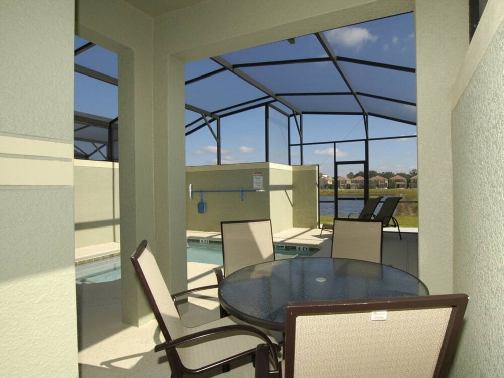 Paradise Palms 5 Bed Townhome W splashpool 3020pp 5 Bedroom Townhouse by RedAwning — 4-Star Luxury Hotel in Kissimmee, United States