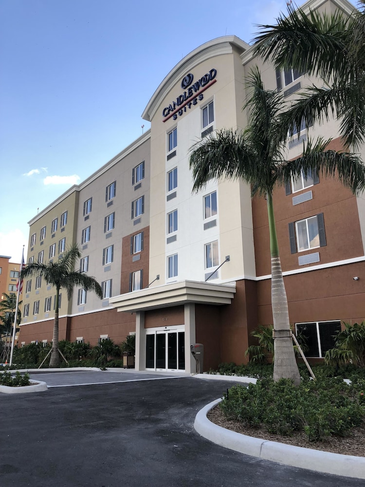 Candlewood Suites Miami Exec Airport Kendall by IHG - photo 36