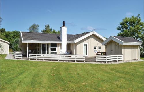 Three Bedroom Holiday Home With A Fireplace In Melby — 5-Star Luxury Hotel in Liseleje, Denmark