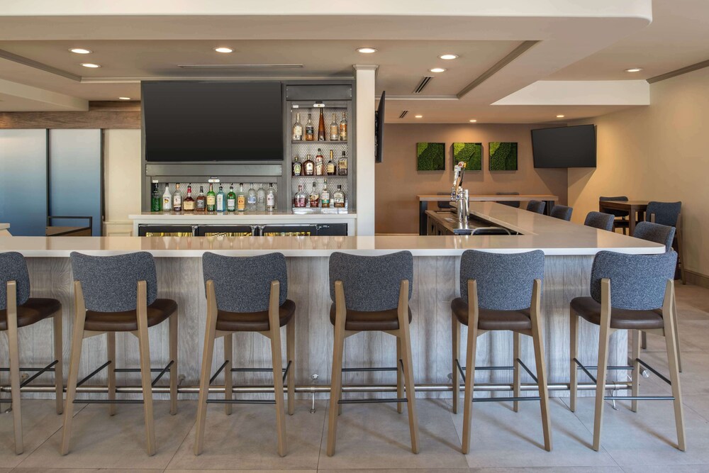 Hilton Garden Inn Fontana - photo 36