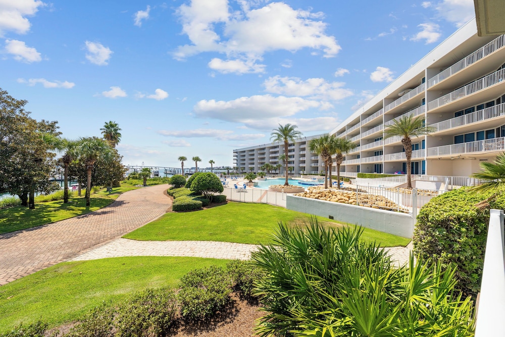 The Moorings 101 — 4-Star Luxury Hotel in Orange Beach, United States
