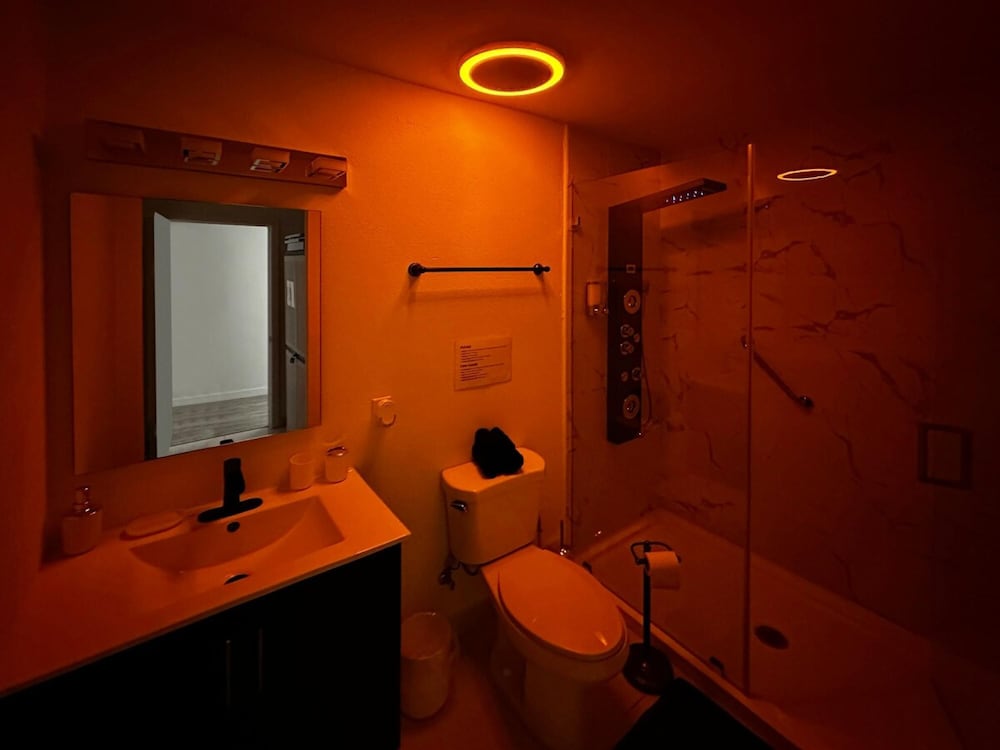 Vacay Spot experience Luna Sky 65 TV BAR BBQ SHOWER massage jets music to FL Keys - photo 18