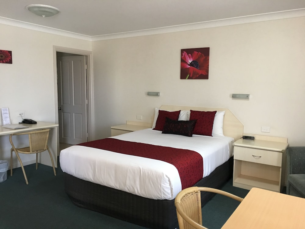 Tuckerbox Motor Inn — Gundagai — photo 2
