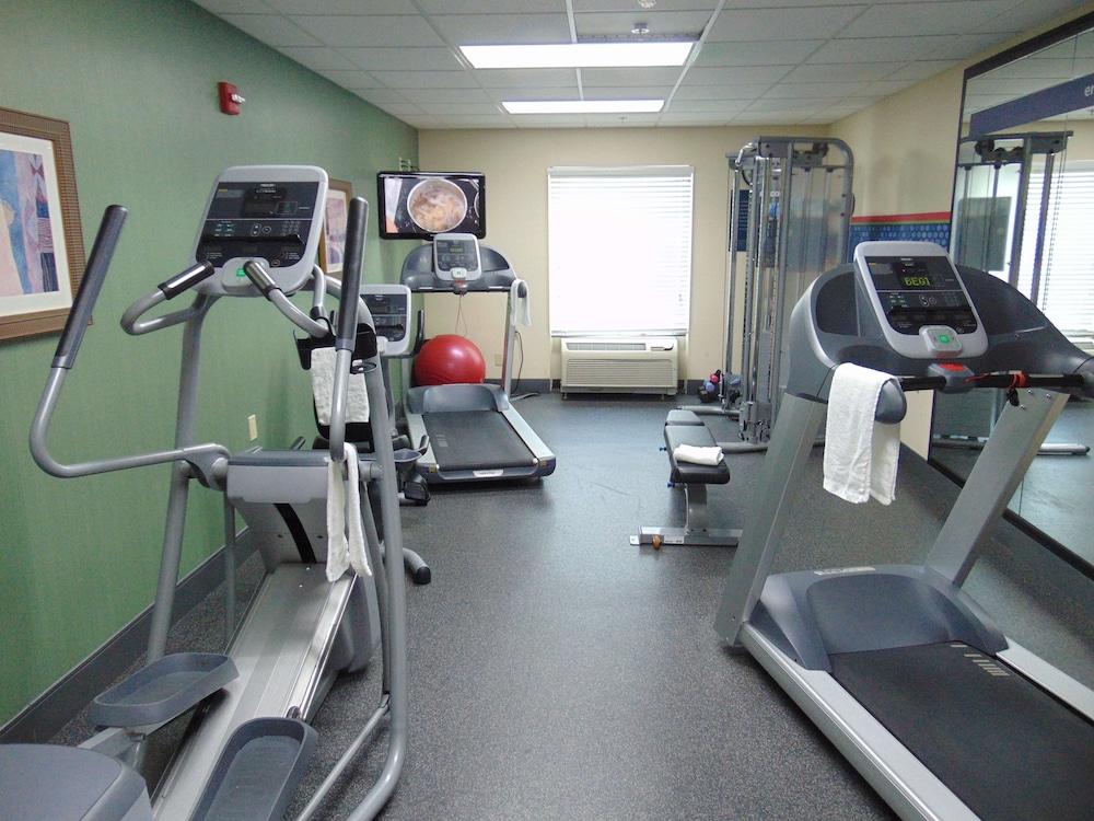 Hampton Inn & Suites Cleveland Mentor - photo 27