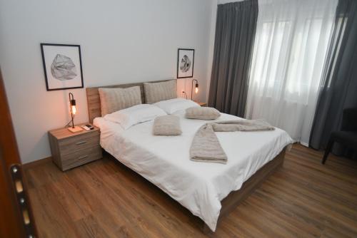 Black and white suites 2 — 4-Star Luxury Hotel in Thessaloniki, Greece